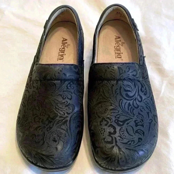 Algeria Keli Slip On Black Embossed Paisley Size 7-7.5 or UK 37 Shoe Clog. - Picture 1 of 11
